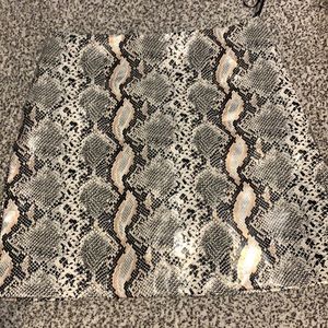 Snakeprint skirt